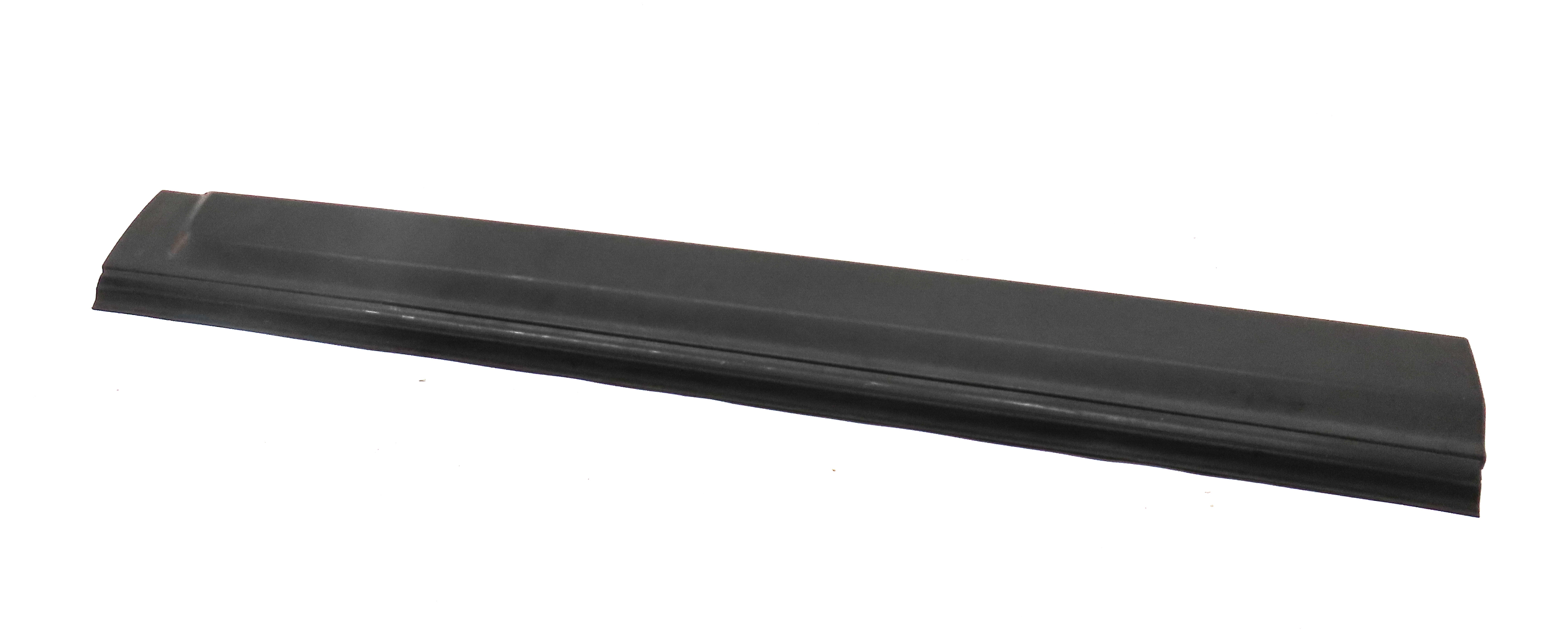 2012 LAND ROVER LR4 (L319) FRONT LEFT DRIVER LOWER DOOR TRIM MOULDING (BLACK) — exact item pictured